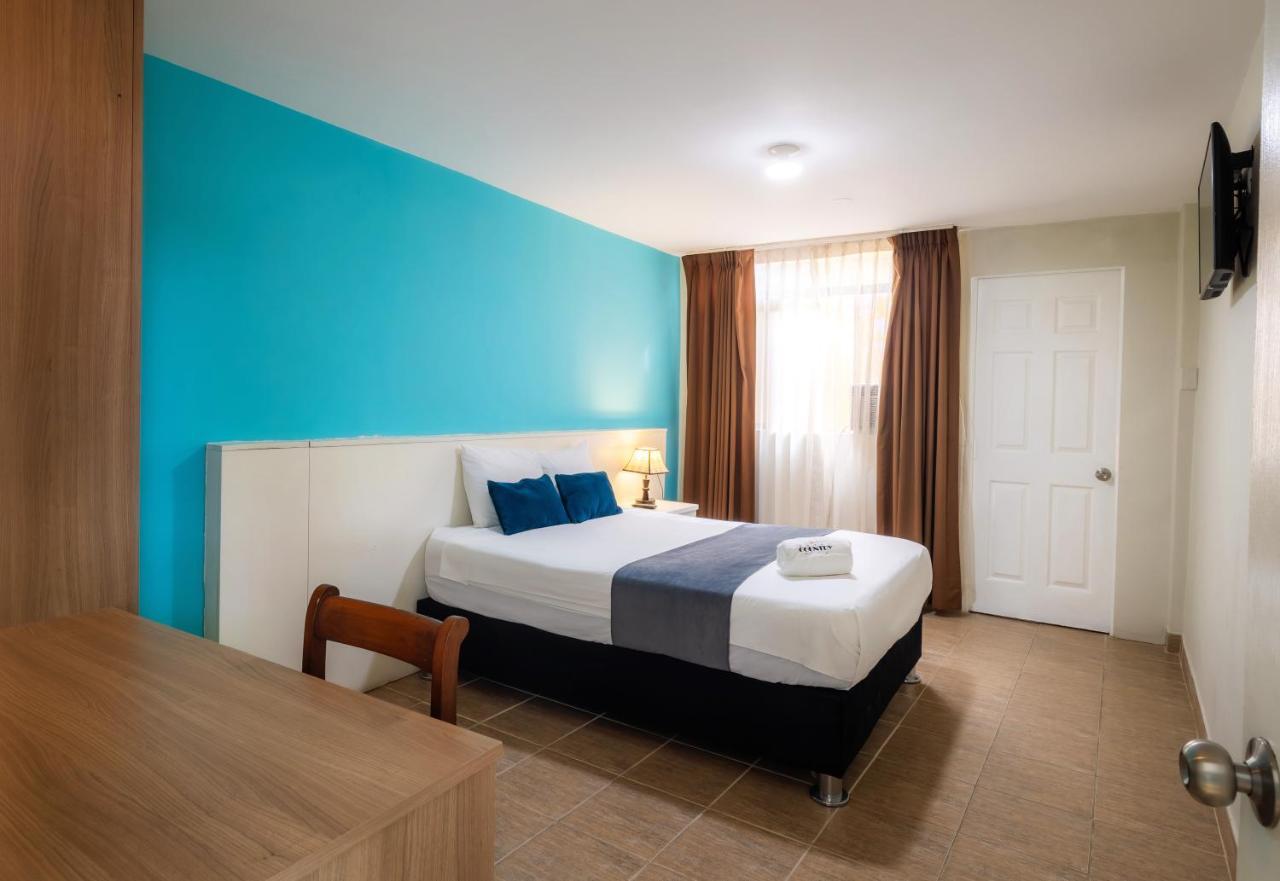 Hotel Country Trujillo Encalada Extérieur photo