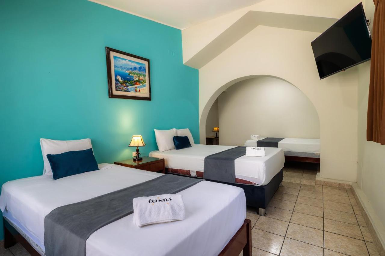 Hotel Country Trujillo Encalada Extérieur photo