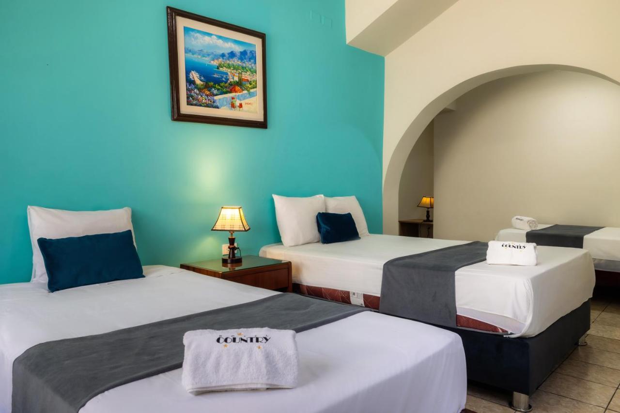Hotel Country Trujillo Encalada Extérieur photo