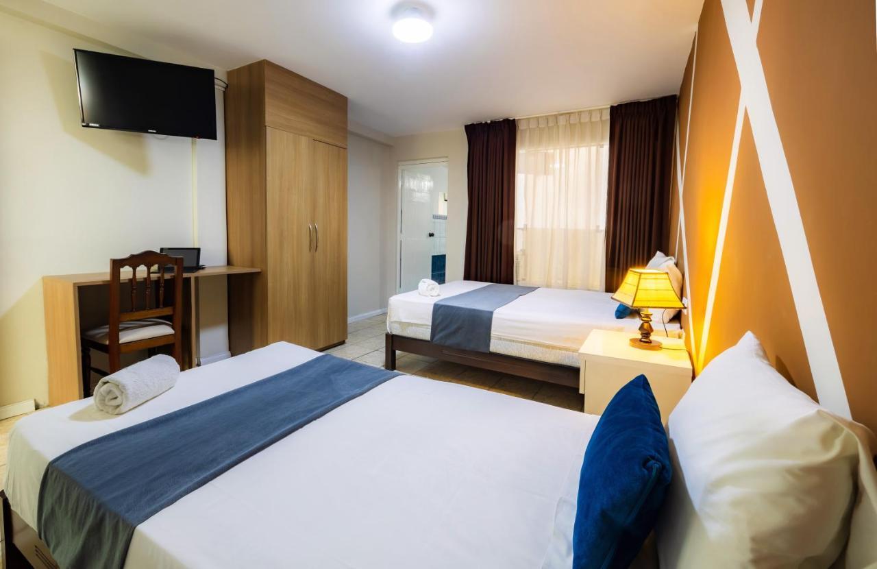 Hotel Country Trujillo Encalada Extérieur photo