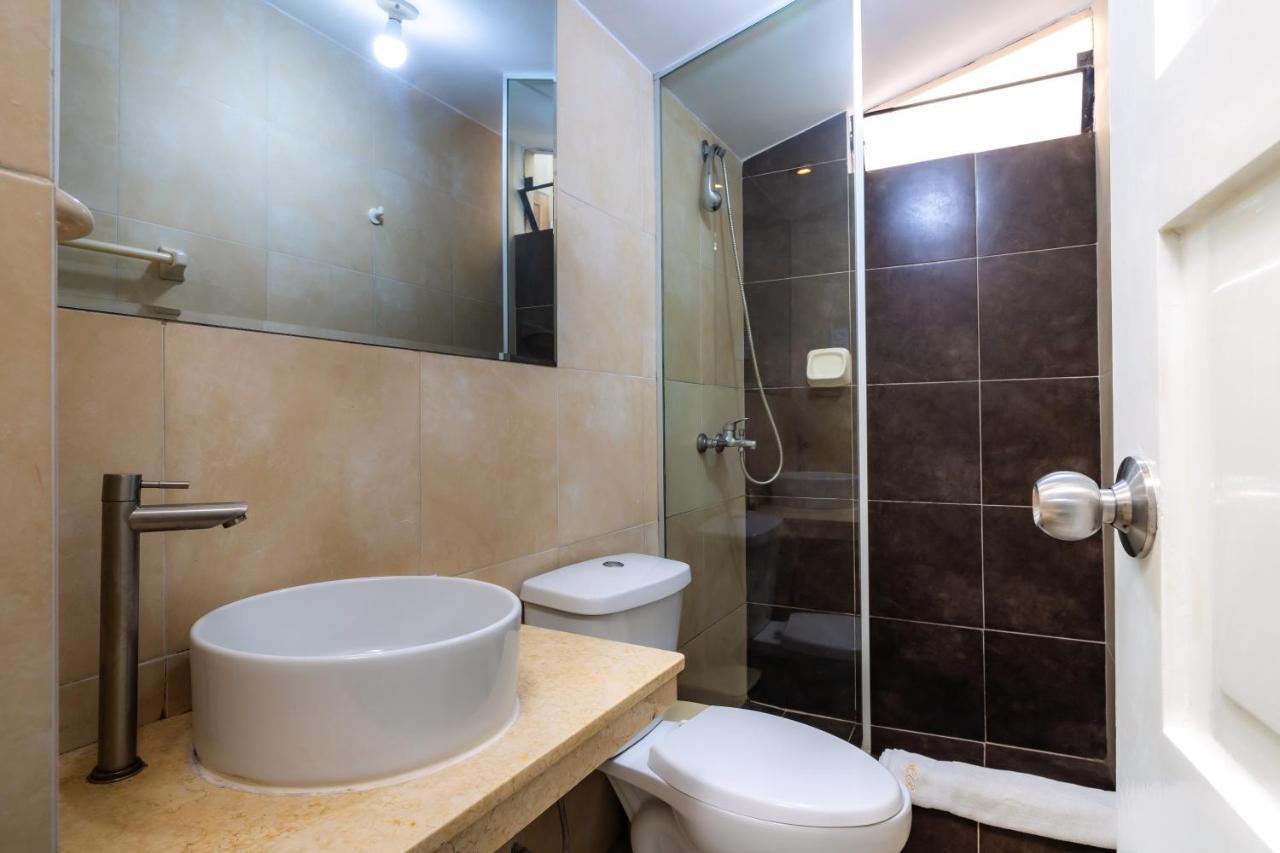 Hotel Country Trujillo Encalada Extérieur photo