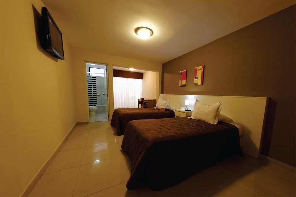 Hotel Country Trujillo Encalada Extérieur photo